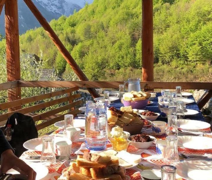 Guesthouse Kukaj Валбона Экстерьер фото